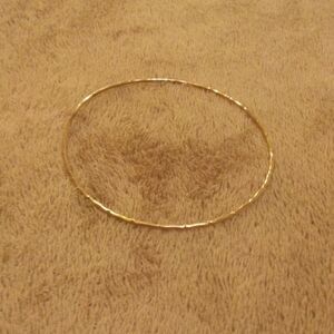 Elegant Gold Bangle Bracelet